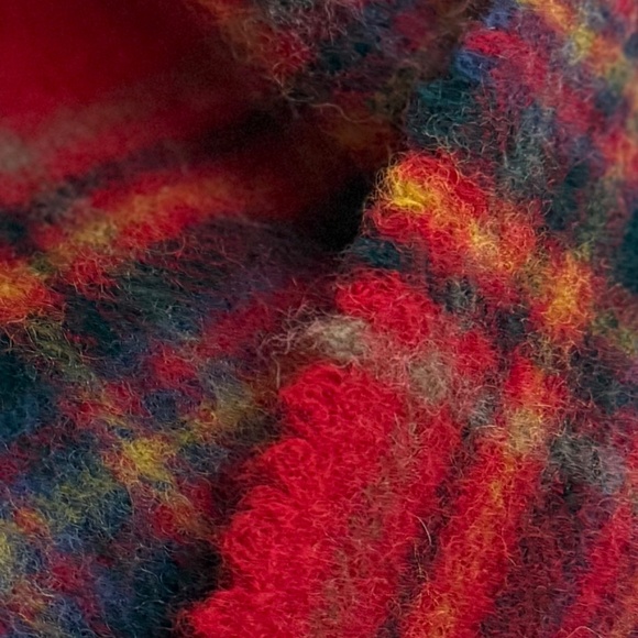 Laura Ashley 🇬🇧 Red Tartan Lambswool Children’s Scarf – Made in Scotland - Picture 8 of 8